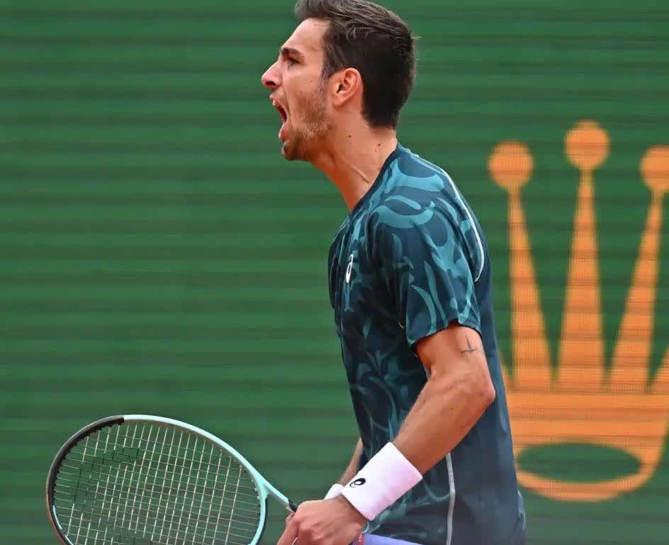 意大利网球队轻取德国网球队,费德勒绝境逆转的简单介绍 意大利网球队轻取德国网球队,费德勒绝境逆转的简单介绍