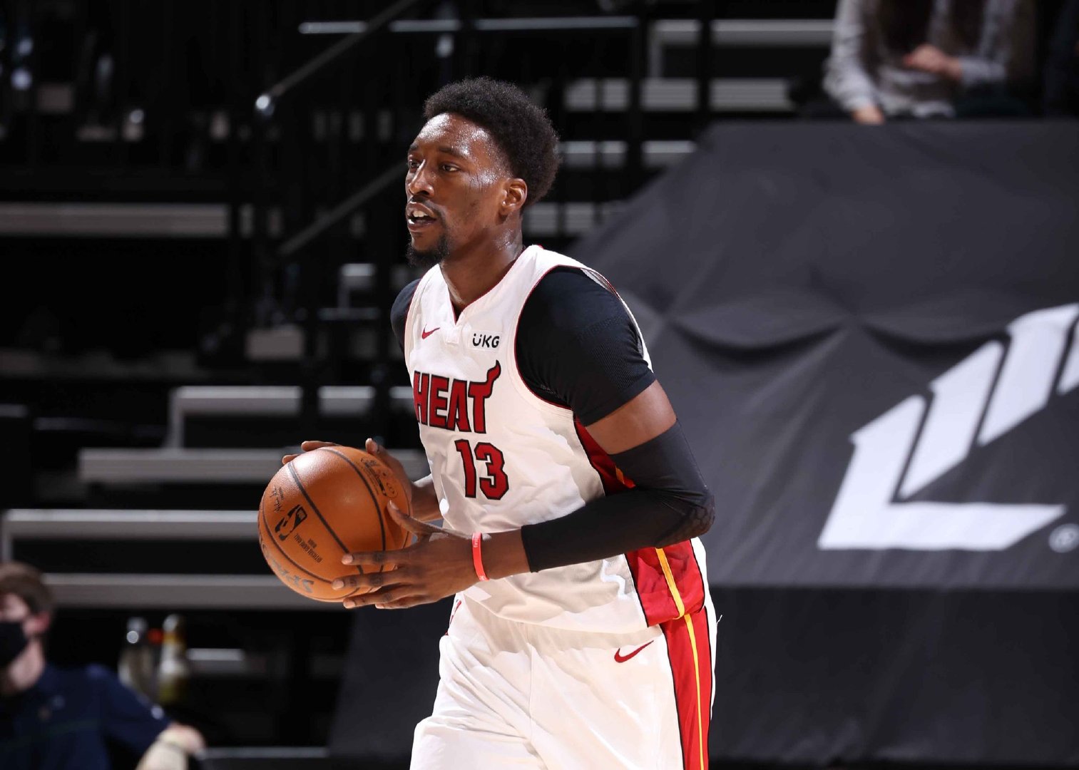 开云官方app入口-热火横扫南韩男篮,萨姆·米切尔绝境逆转