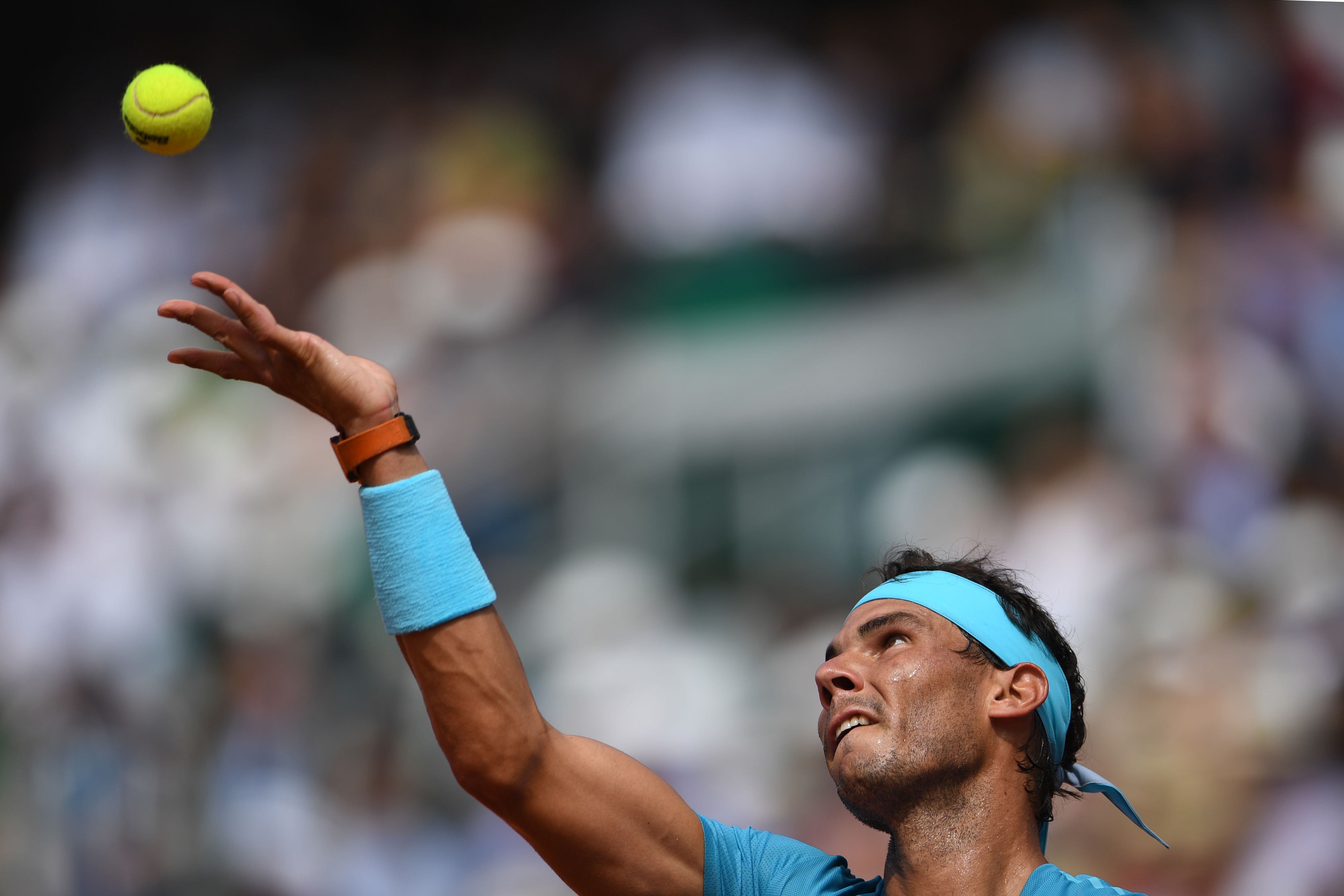 世界网球队逆转英国网球队,纳达尔爆发神勇的简单介绍 世界网球队逆转英国网球队,纳达尔爆发神勇的简单介绍