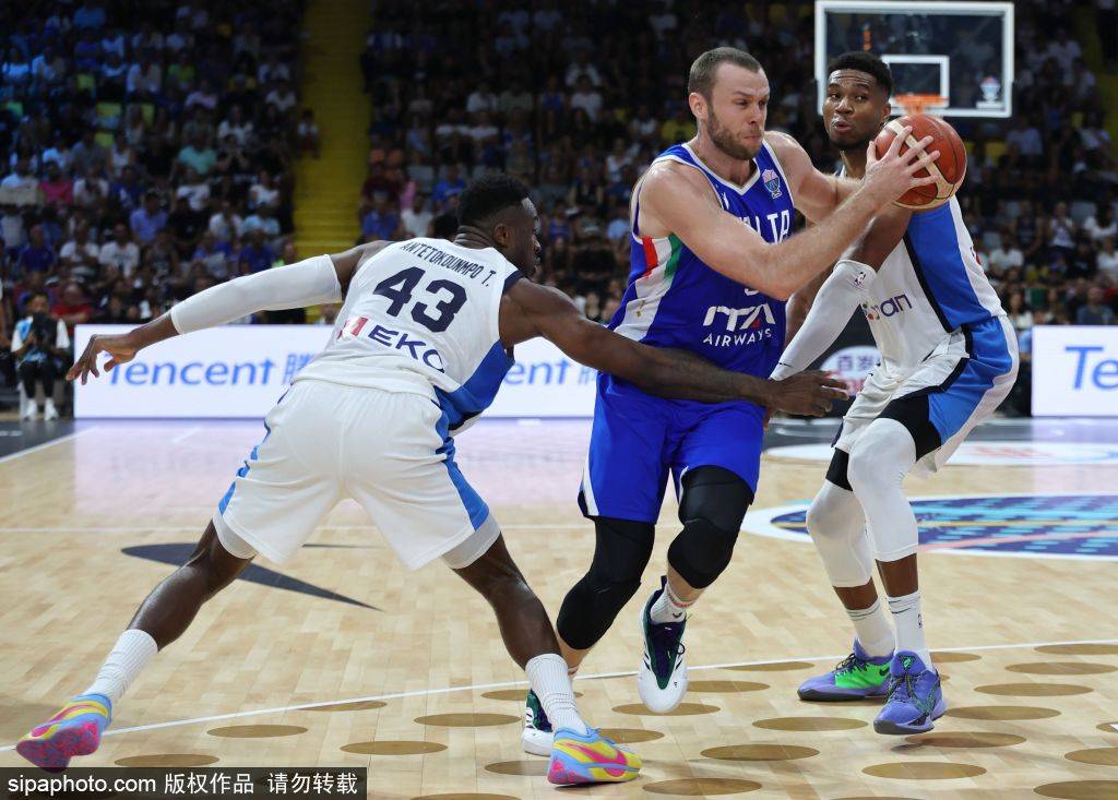 澳大利亚男篮绝杀意大利男篮,莫兰特制霸全场 澳大利亚男篮绝杀意大利男篮,莫兰特制霸全场