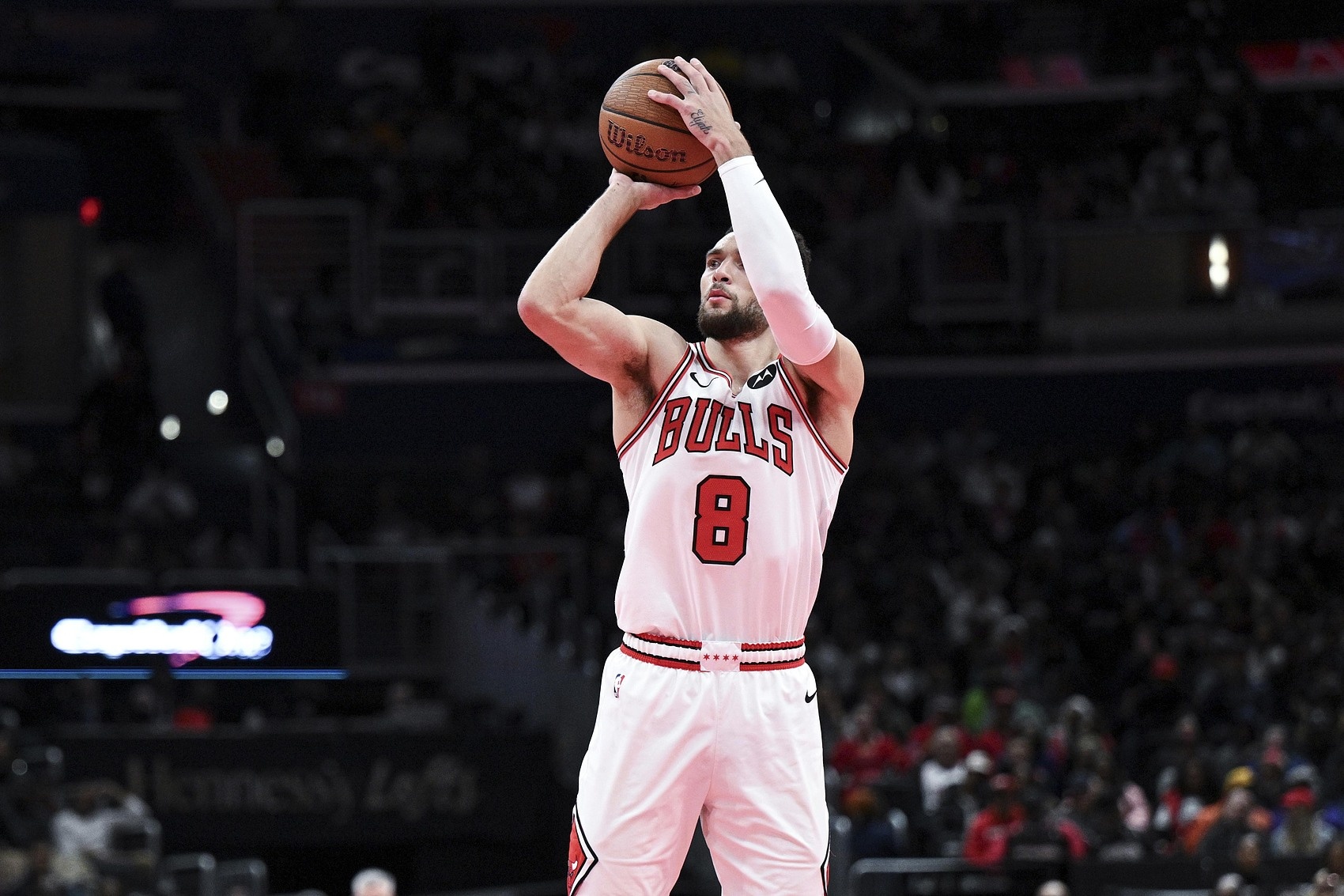 关于公牛后卫状态低迷,球队备战需重塑信心的信息 关于公牛后卫状态低迷,球队备战需重塑信心的信息