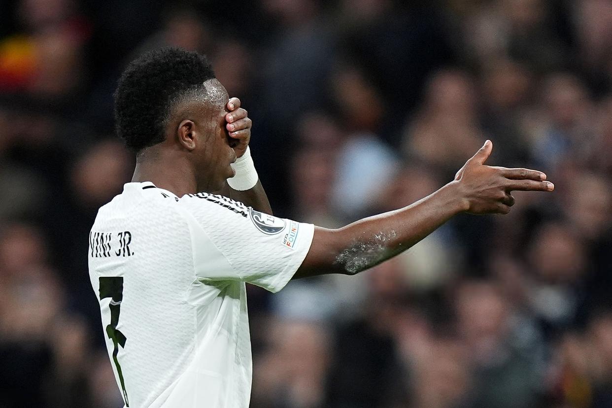 关于皇家马德里客场大捷,提前锁定小组第一名的信息 关于皇家马德里客场大捷,提前锁定小组第一名的信息