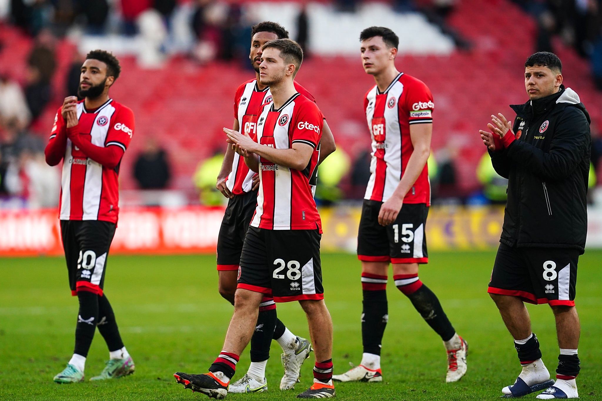 开云体育APP下载-谢菲联主场逼平阿斯顿维拉,英超保级形势仍然不容乐观