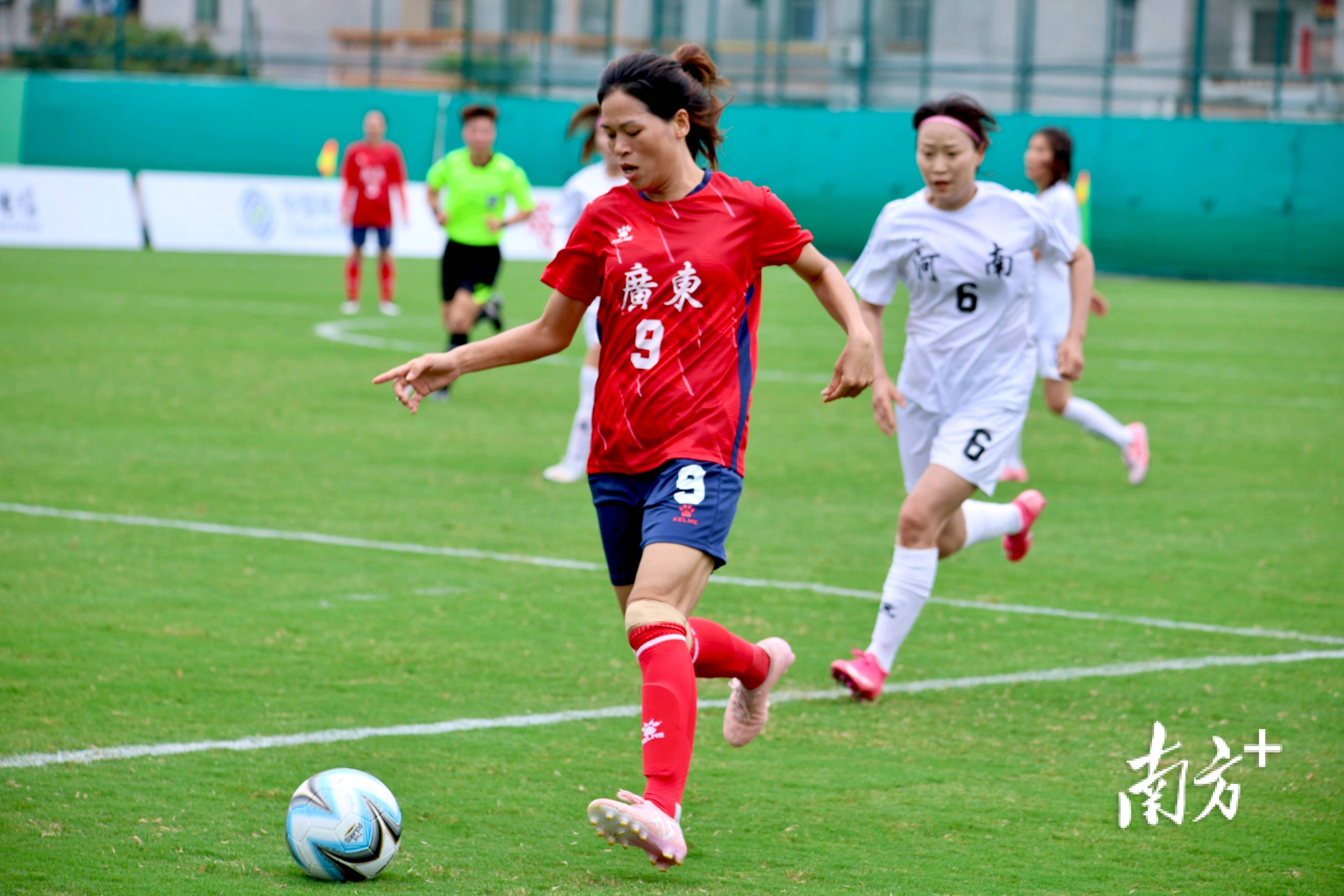 开云体育官方网站-激烈角逐中,亚洲足球赛事现场气氛热烈的简单介绍