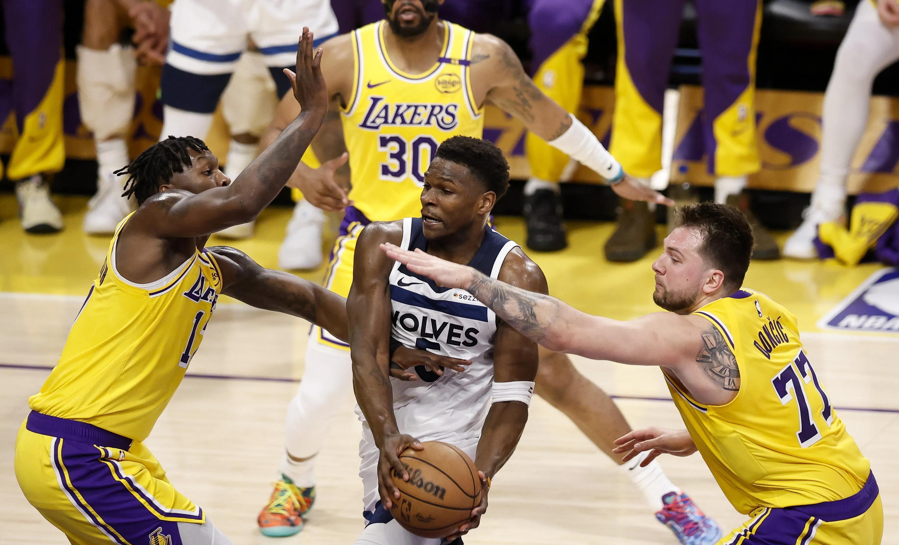 关于湖人队遇到强劲对手,最终取得胜利的信息 关于湖人队遇到强劲对手,最终取得胜利的信息