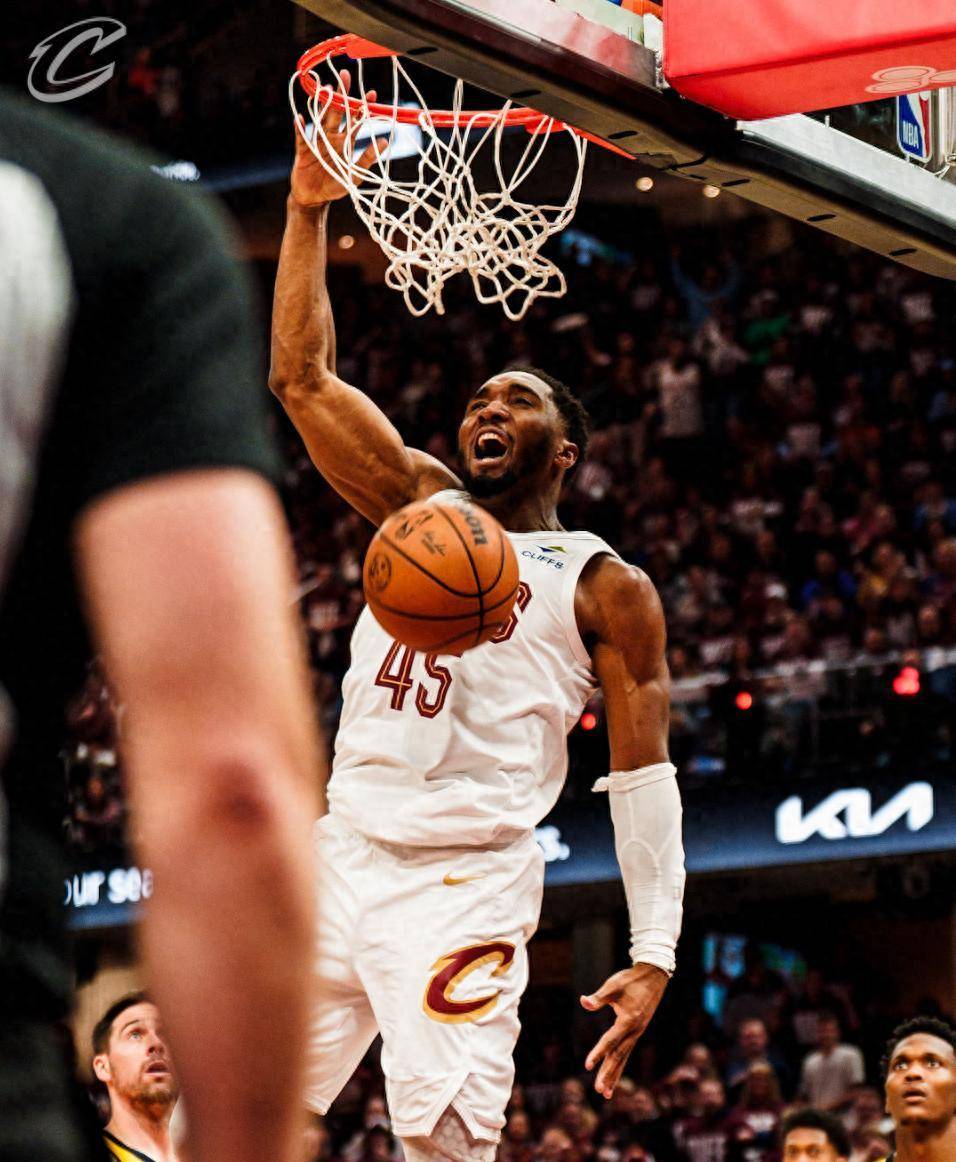 开云体育中国-关于太阳轻取篮网，米切尔刷新纪录的信息